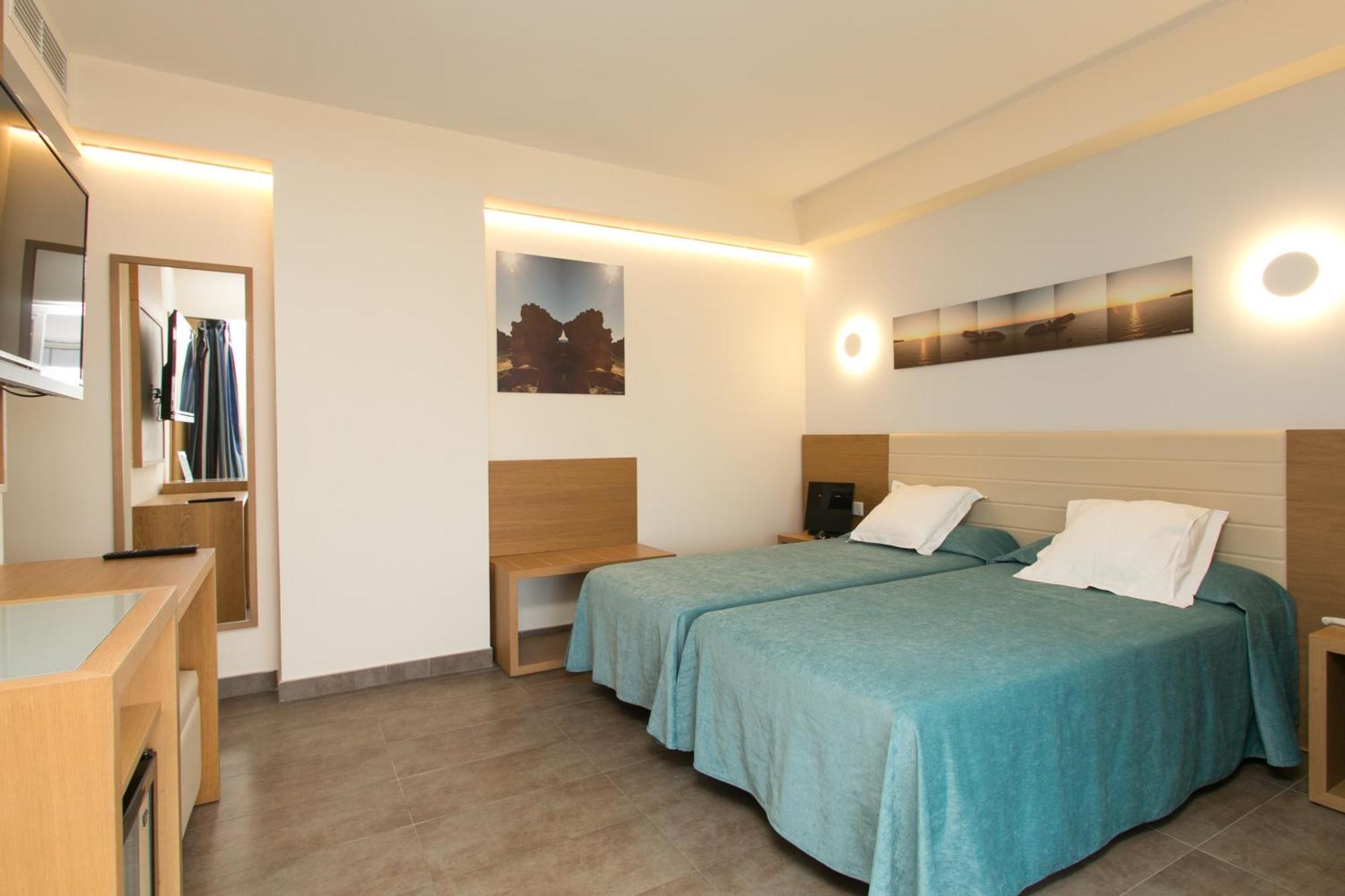 Superior Double or Twin Room,1004158209:JPEG